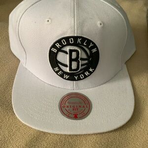 Brooklyn Nets White Mitchell & Ness SnapBack